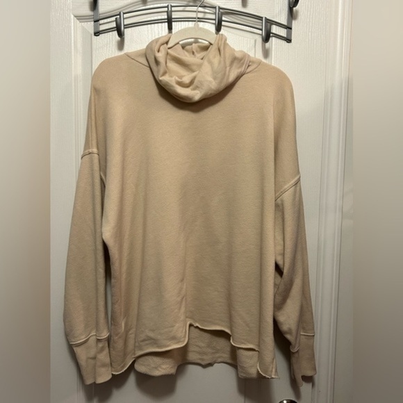 Aerie Oversized Turtleneck Fleece Pullover Sweatshirt medium women’s Beige soft - Picture 1 of 13